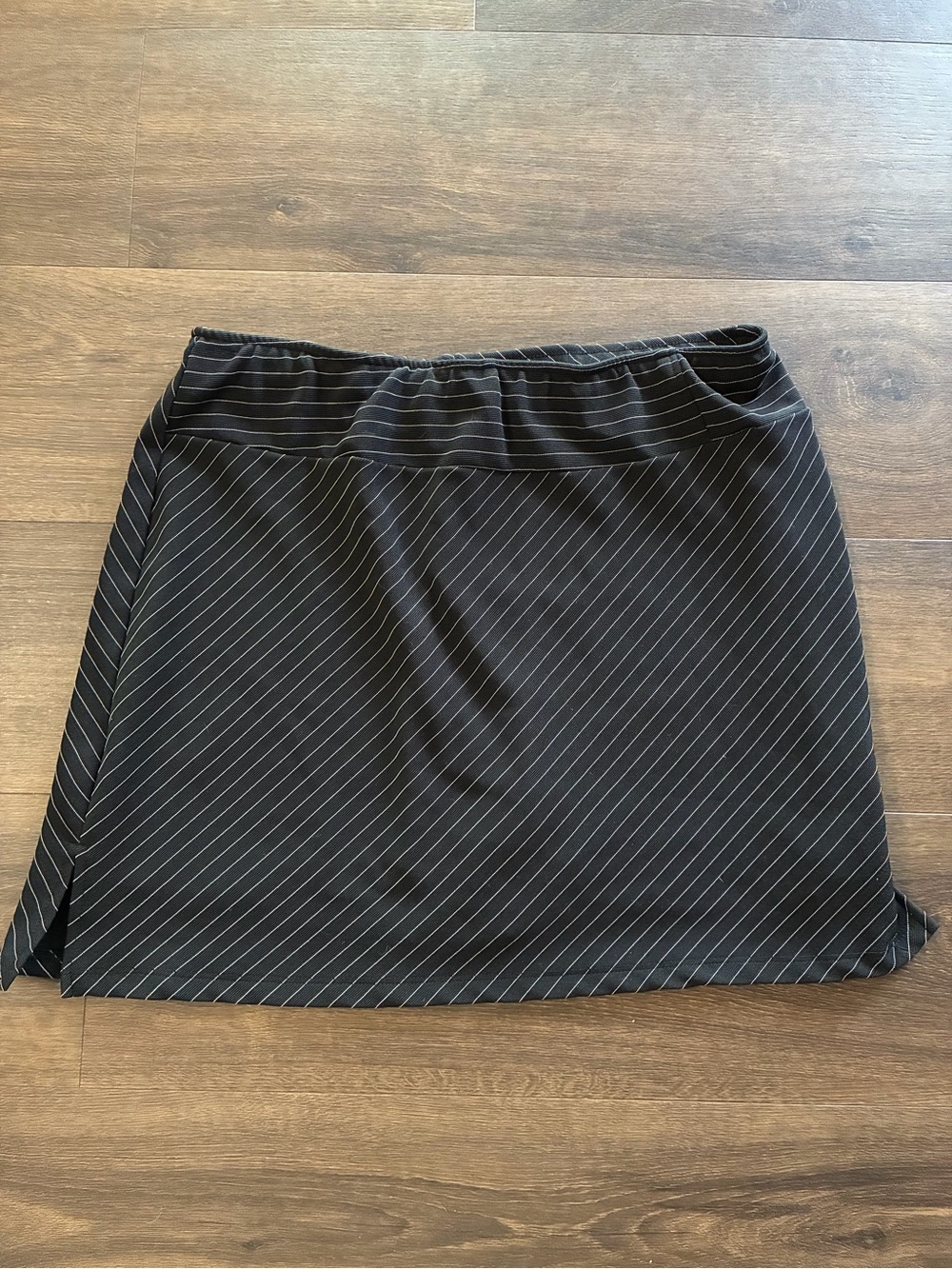 Vintage Fashion Bug Black Pinstripe Mini Skirt 14/16 Made in USA